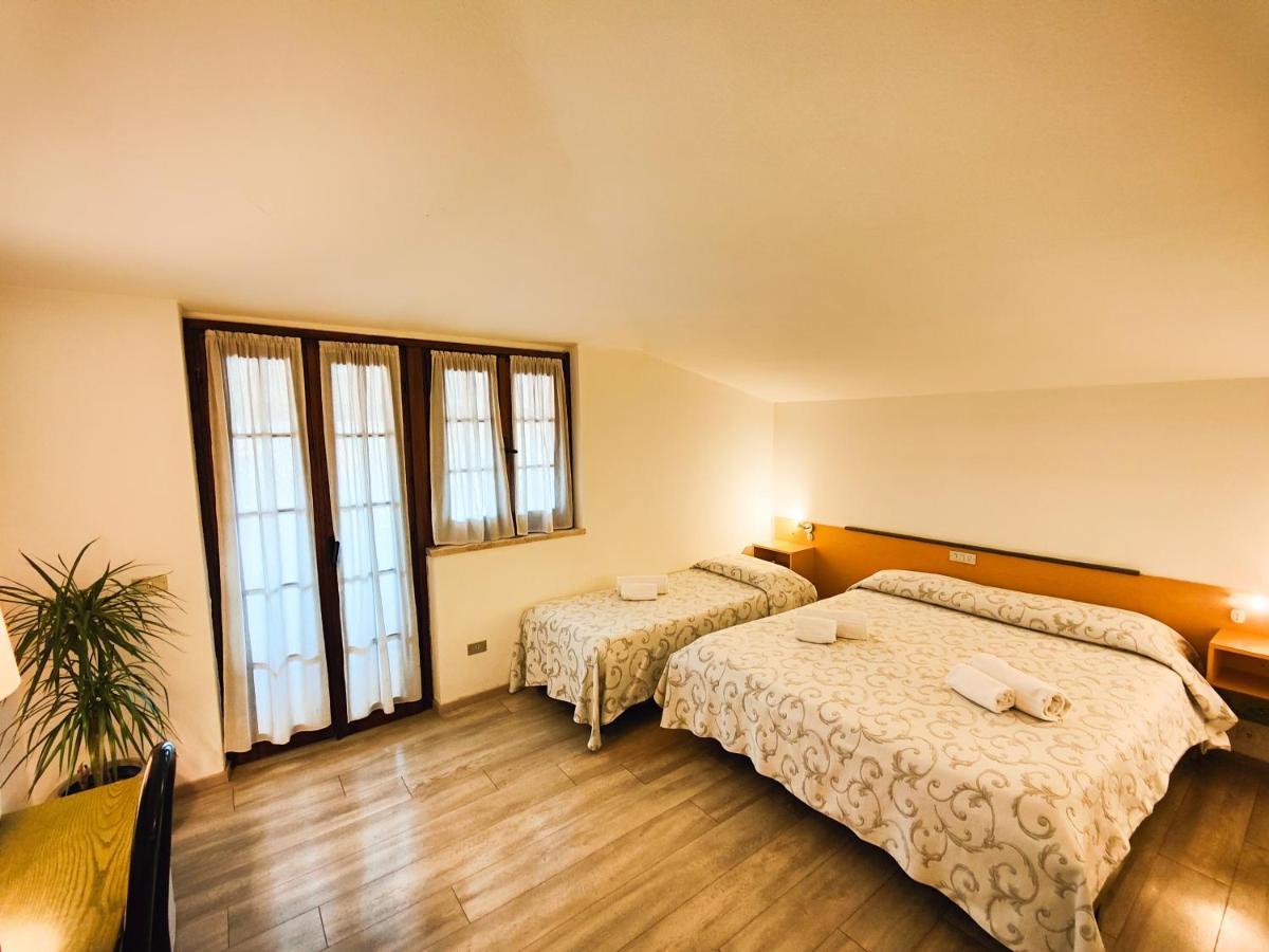 Albergo B&B Tenesi Манерба-дель-Гарда Экстерьер фото